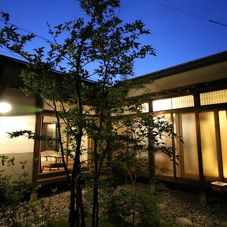 Hostel Fish In A River Takayama  Exteriör bild
