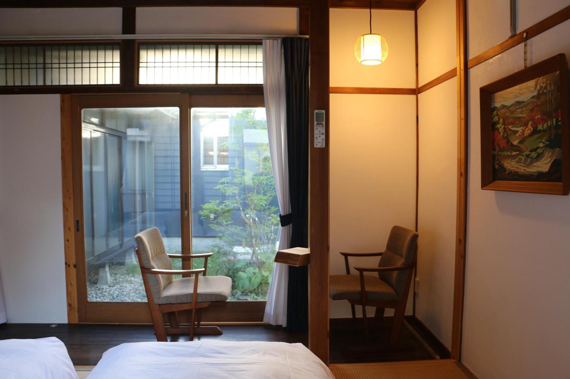 Hostel Fish In A River Takayama  Exteriör bild